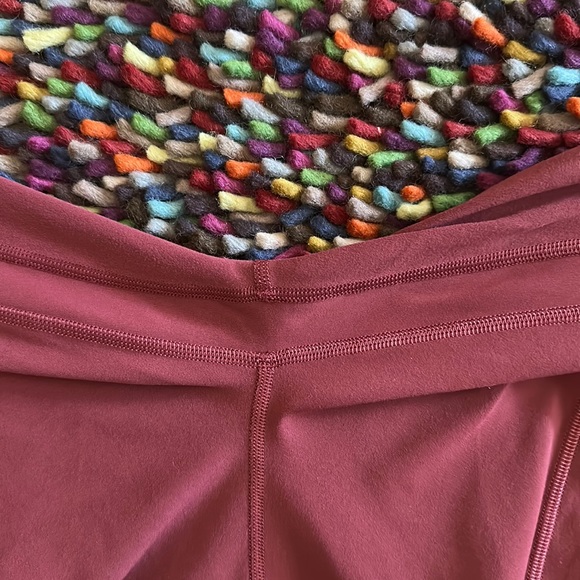 Lululemon Align HR 25” pants with pockets size 4 Mulled Wine - Picture 9 of 9